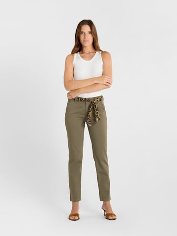 Regular Pantalon chino 'KRISTIN' Le Temps Des Cerises en vert