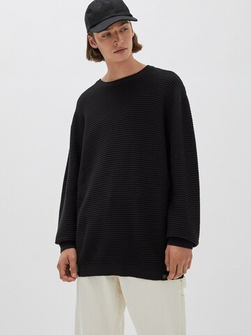 Pull&Bear Sweater in Black: front