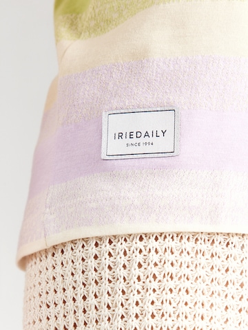 Tricou de la Iriedaily pe bej