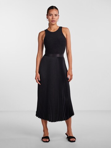 YAS Skirt 'Celine' in Black