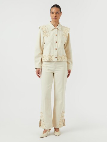 YAS Overgangsjakke 'YASLuina' i beige