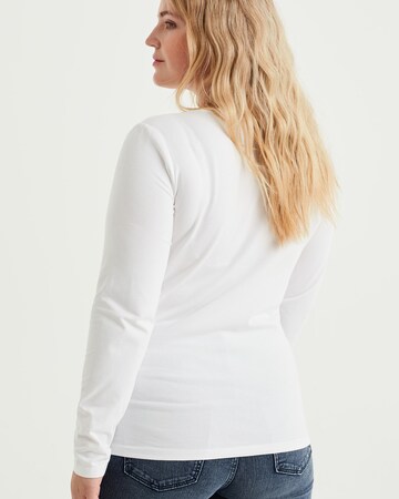 T-shirt WE Fashion en blanc