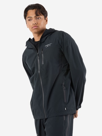 SWEDEMOUNT - Chaqueta funcional 'Abisko' en negro