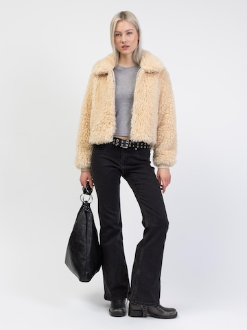 BROKE + SCHÖN Between-Season Jacket in Beige