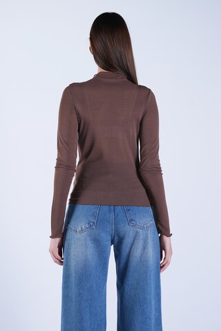 Trend Alaçatı Stili - Camiseta en marrón