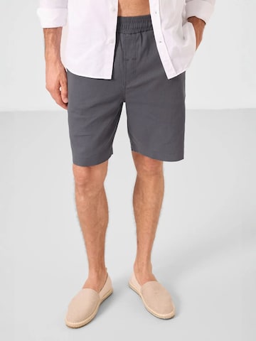 Pantalon Tommy Life en gris : devant