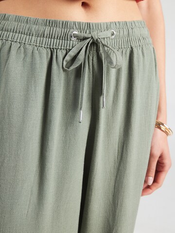 Wide leg Pantaloni de la QS pe verde
