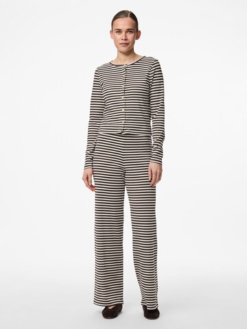 PIECES Strickjacke 'PCLaya' in Braun