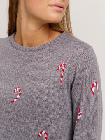 Oxmo Pullover 'Christel' in Grau