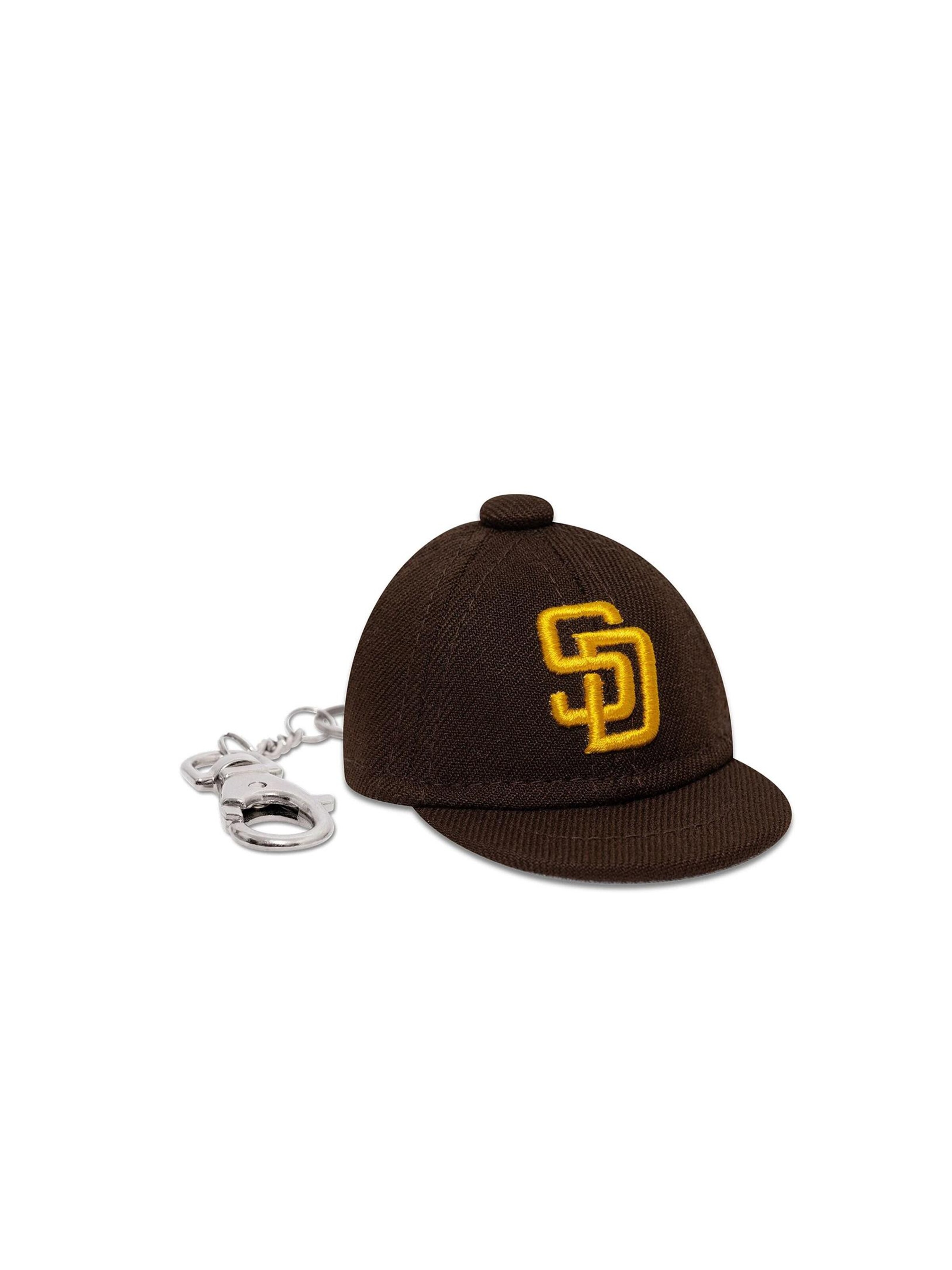 NEW ERA Key Ring 'Mini Cap' in Brown
