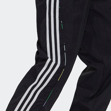 ADIDAS ORIGINALS Tapered Hose in Schwarz