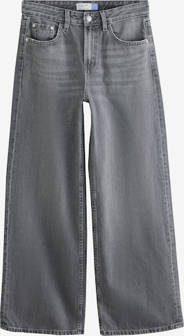 Jean Next en gris : devant
