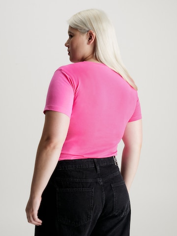 T-shirt Calvin Klein Jeans Curve en rose