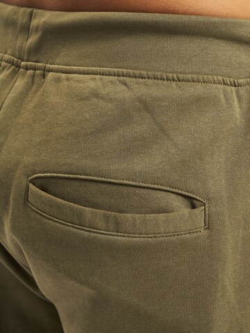 Urban Classics Tapered Pants 'David' in Green