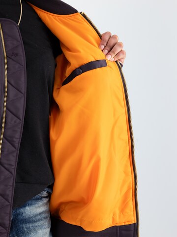 ALPHA INDUSTRIES - Chaqueta de entretiempo 'MA-1 Core' en lila