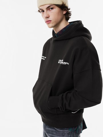 Pull&Bear Mikina 'STWD' – černá