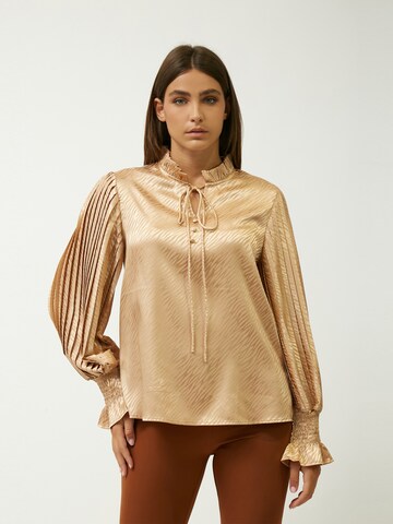 Chemisier Influencer en beige : devant