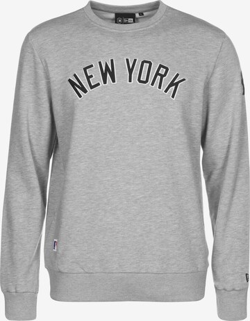 NEW ERA Sweater 'MLB NY Script Wordmark' in Grau: front