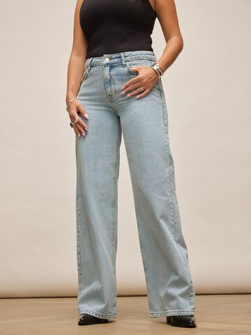 noar studios Wide leg Jeans in Blue: front