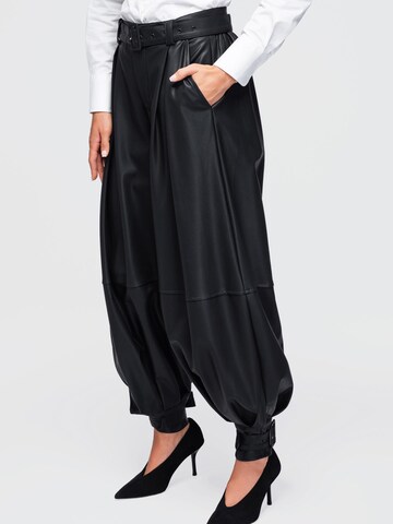 regular Pantaloni di Ombre in nero