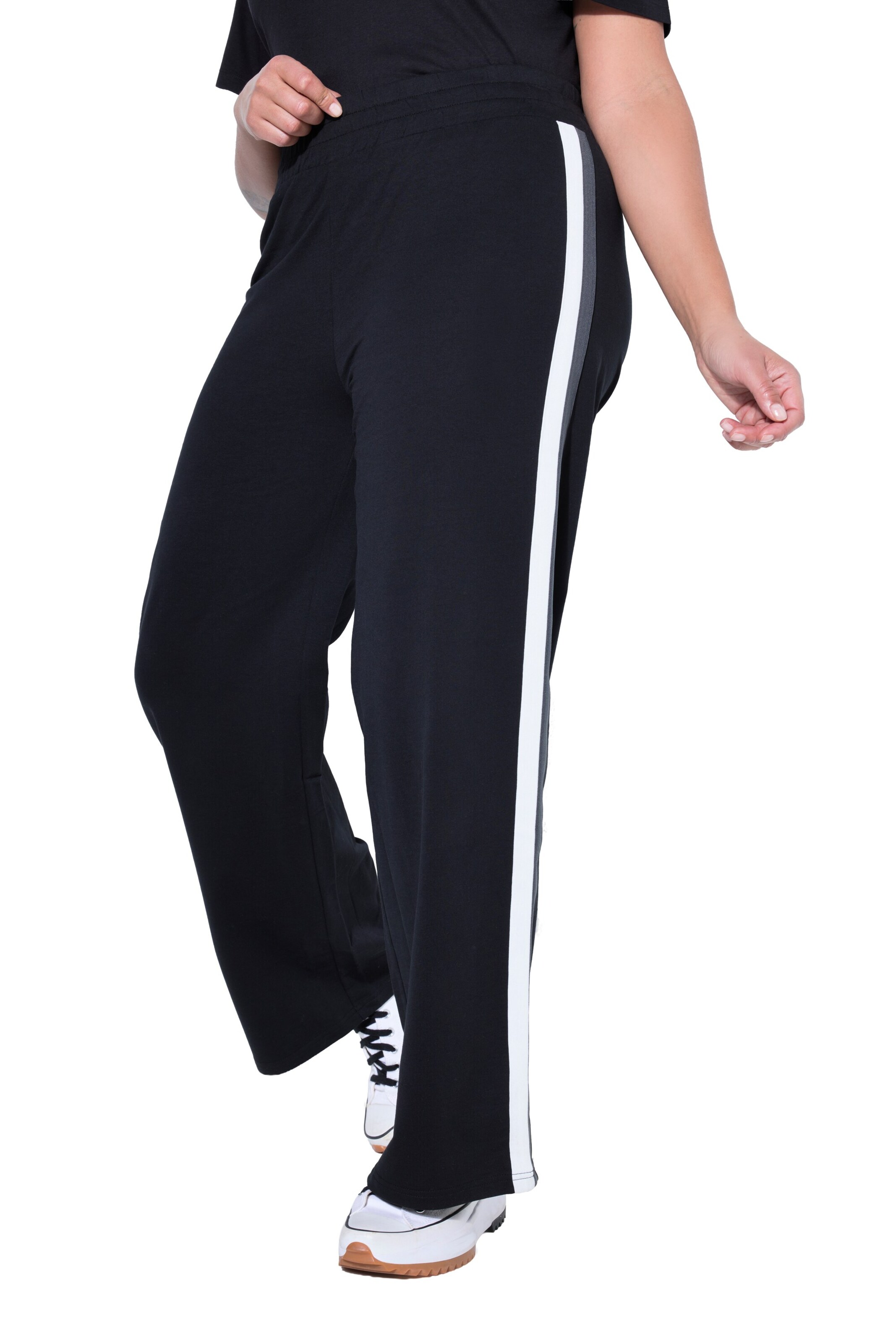 Angel of Style Regular Trousers in Black: front