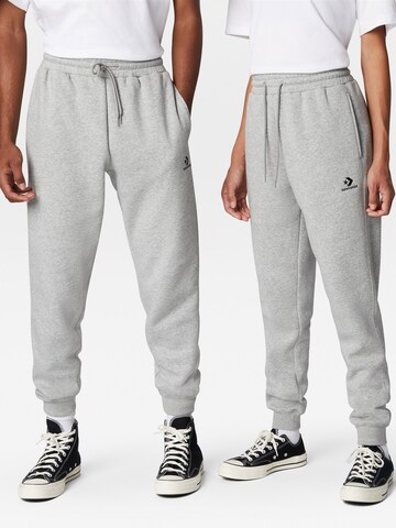 Effilé Pantalon CONVERSE en gris : devant