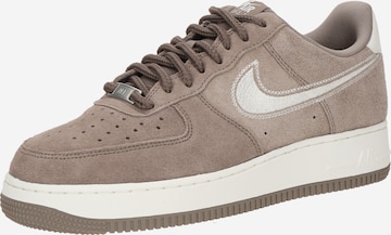 Nike Sportswear Sneaker 'AIR FORCE 1 07 LV8' in Braun: Vorderseite