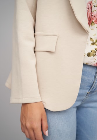 Blazer di Cloud5ive in beige