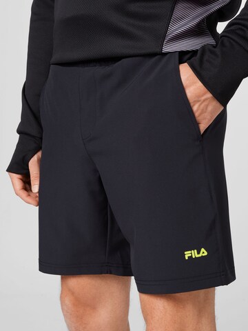 Regular Pantalon de sport 'RAUBLING' FILA en noir