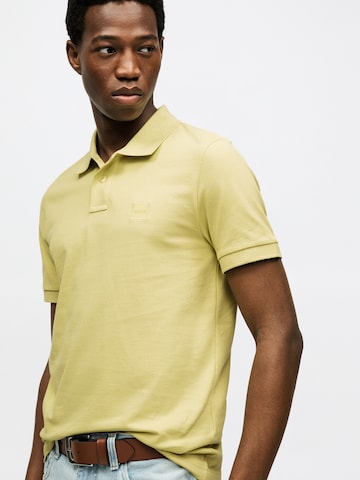T-Shirt 'Passenger' BOSS en jaune