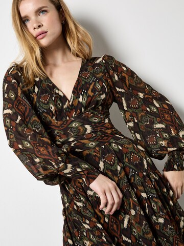 Apricot Dress in Mixed colours