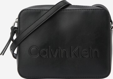 Calvin Klein Taška přes rameno – černá: přední strana