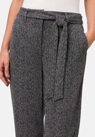 regular Pantaloni di zero in grigio