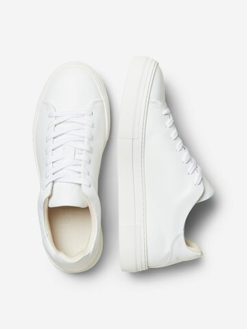 Baskets basses 'David' SELECTED HOMME en blanc