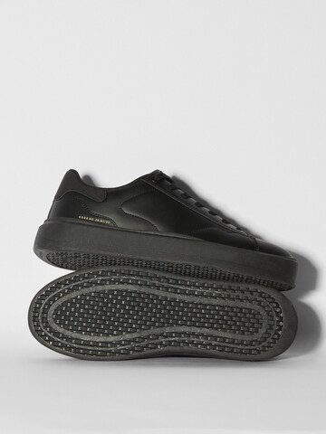 Bershka Sneaker in Schwarz