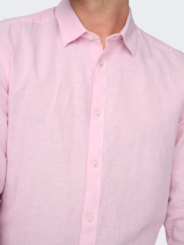 Coupe slim Chemise 'CAIDEN' Only & Sons en rose