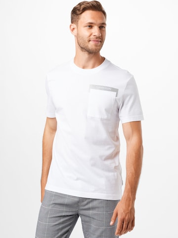 Calvin Klein Тениска в бяло: отпред