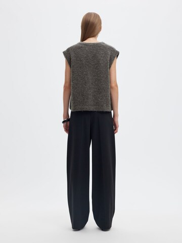 SELECTED - Chaleco de punto en gris