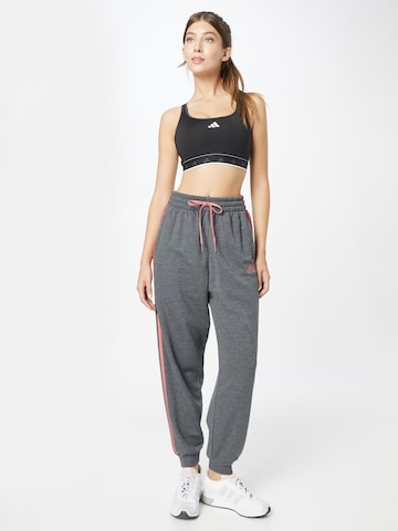 ADIDAS SPORTSWEAR Дънки Tapered Leg Спортен панталон 'Essentials Studio Lounge 3-Stripes' в сиво: отпред