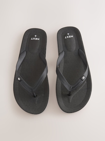 Flip-flops de la Next pe negru