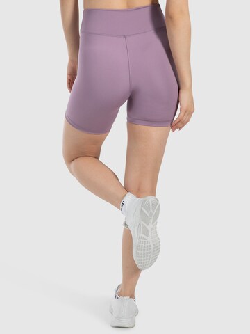 Smilodox Slimfit Shorts ' Darbie ' in Lila