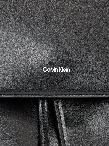 Calvin Klein Nahrbtnik | črna barva