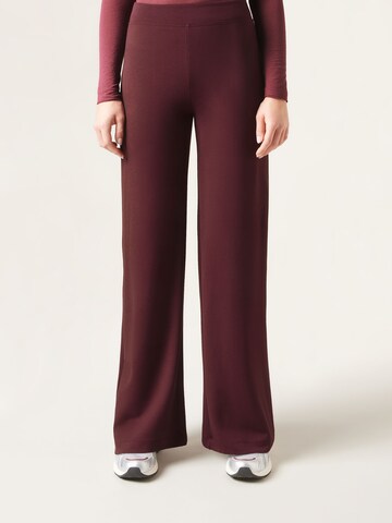 CALZEDONIA Flared Pants in Red: front