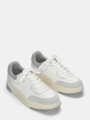 Sneaker bassa di Pull&Bear in grigio