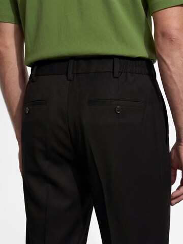 Regular Pantalon à pince ' Finn ' SELECTED en noir