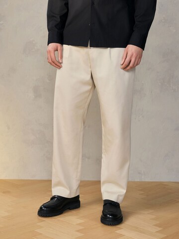 Next Loose fit Pleat-front trousers 'Edit' in Beige: front