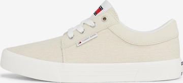 Baskets basses Tommy Jeans en beige : devant