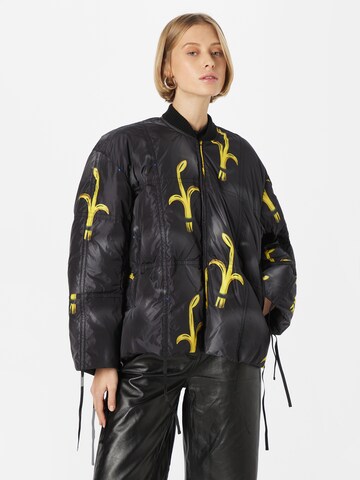 JNBY Between-Season Jacket in Black: front