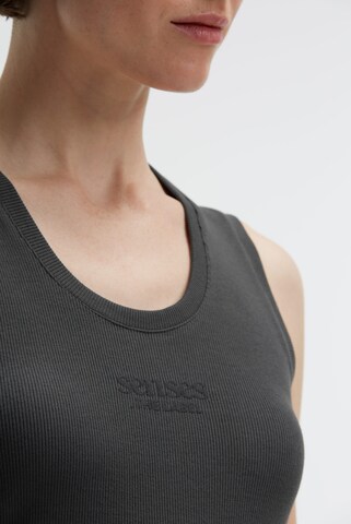 SENSES.THE LABEL Top in Grey