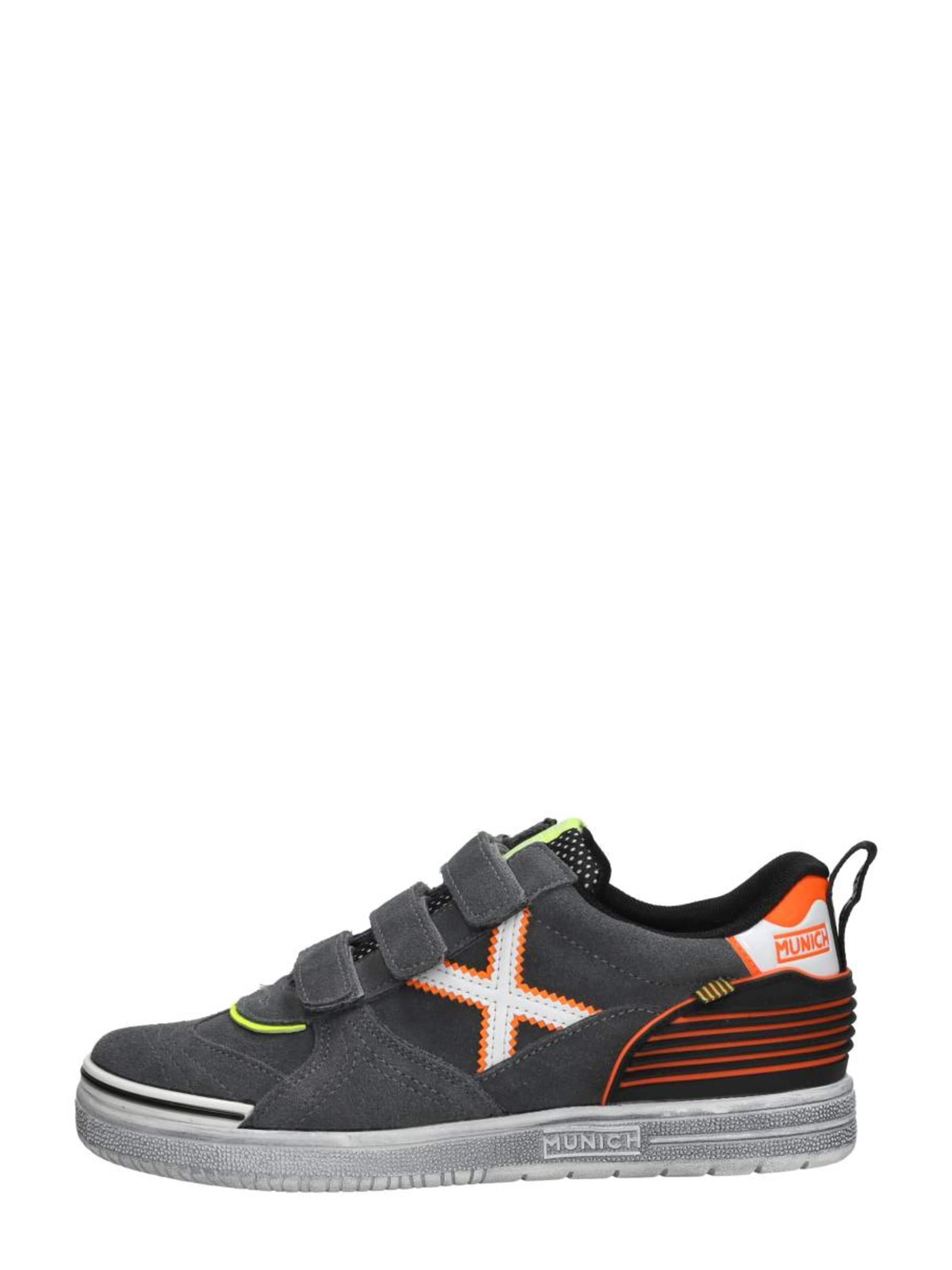 MUNICH Sneakers 'Klittenband Laag' in Grey: front